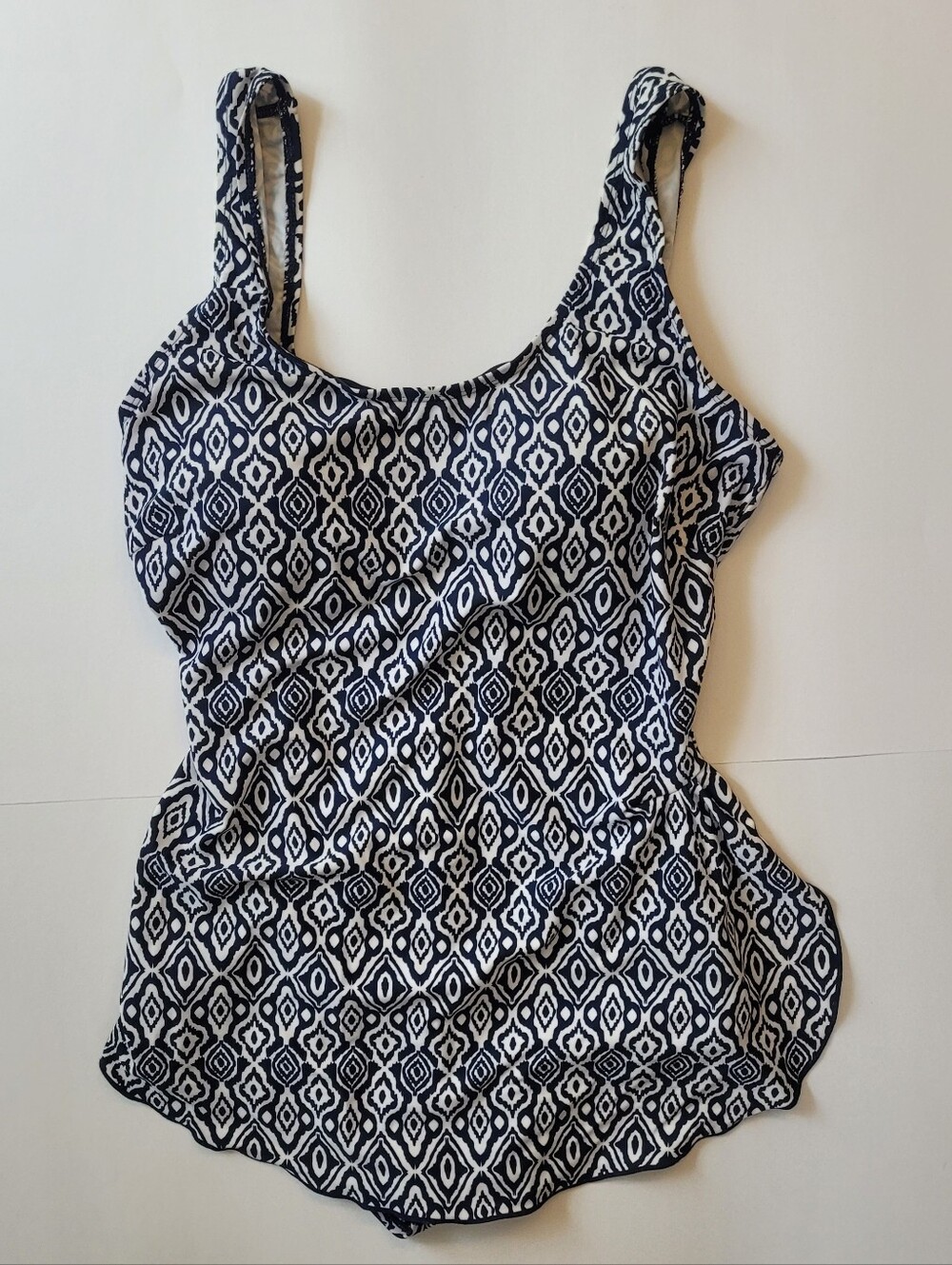 Shore Shapes / Swim Solutions Tiered Geometric Tankini Top Sz 12